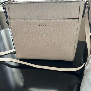 Dkny purse
